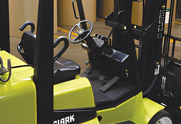 Clark CGC40-55 IC Cushion Forklift (8,000-12,000 lbs) - Image 4