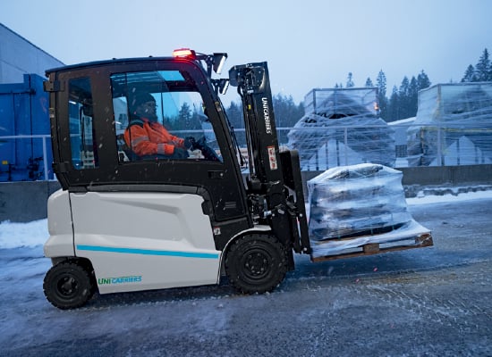 UniCarriers MX2-25-MX2-35L Electric Pneumatic Forklift (5,000-7,000 lbs) - Image 4