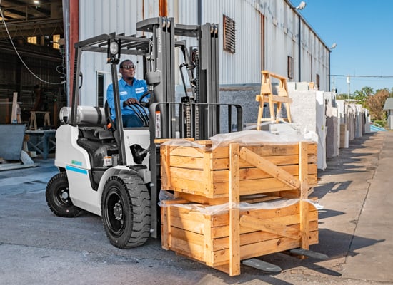 UniCarriers PF30N-PF70N IC Pneumatic Forklift (3,000-7,000 lbs) - Image 3