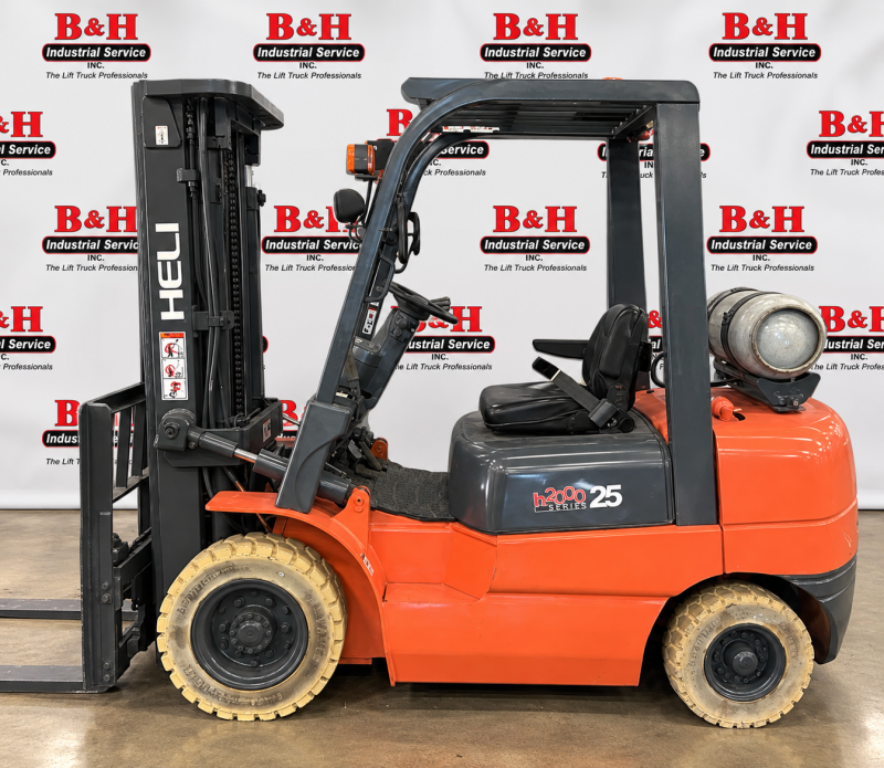 2012 HELI CPYD25 LPG Pneumatic Forklift (5,000 lbs)
